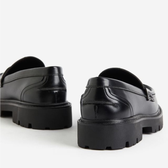 NEW H&M Chunky Loafers in Black - Picture 4 of 14